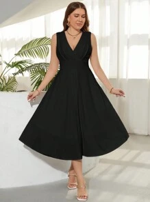 SHEIN Clasi Große Größen Einfarbig Ärmelloses Kleid mit Falten für Frühling/Sommer