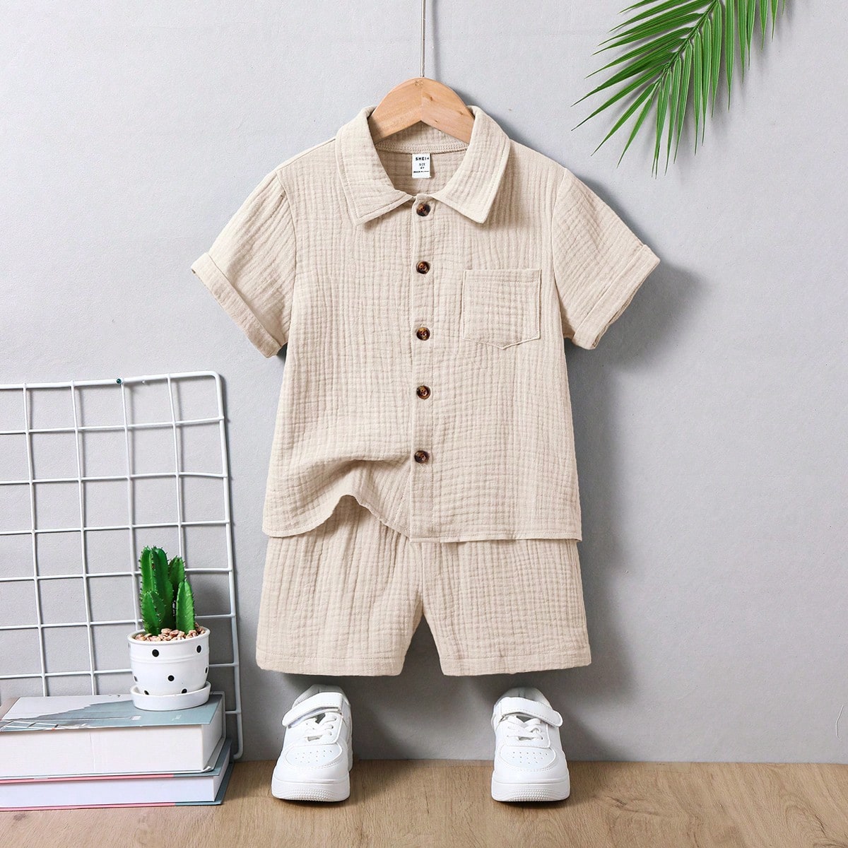 Set de 2 piezas de camiseta de manga corta de algodón y pantalones cortos casuales y sencillos para niño pequeño, adecuado para la vida diaria, la