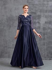Faeriesty 这款 Mosy 品牌 V 领七分袖 A 字裙婚礼宾客礼服采用蕾丝紧身胸衣和缎面裙摆，适合婚礼、正式仪式、宴会、盛会和教堂活动。 - 藏蓝色 - 查看 7
