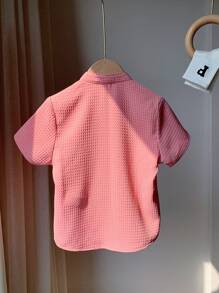 SHEIN 男童韓國風格威化紋理純色立領短袖休閒襯衫 - 粉色 - 查看 2