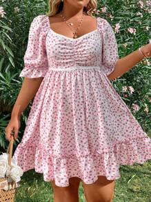 SHEIN SunnyBelle 大尺碼度假風格氣泡袖連身裙,褶邊和花卉印花裝飾 - 粉色 - 查看 1