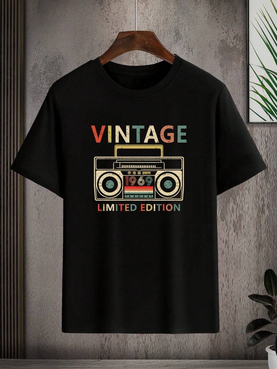 Manfinity Dauomo Nam Kích thước lớn Mùa hè Ngắn tay In Vòng cổ Giải trí Áo thun Với Retro Ruy băng In Khẩu hiệu - màu đen - Xem 1