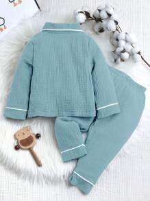 Ensemble de deux pièces pour bébé garçon en mousseline de double col et double couche, pantalon long et manches longues en bleu gris foncé unicolore avec bordure de fil blanc pour la détente à la maison - Bleu gris - Voir 2