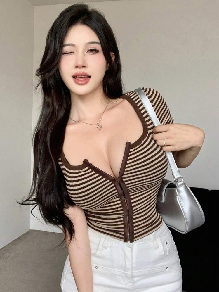Women Summer Casual Striped Slim Fit Short Sleeve T-Shirt With Placket Button And Square Collar,Crop Tops Women