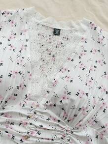 Dreamara Plus Size Crop Top With Drawstring And Ditsy Floral Print