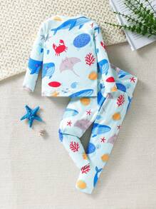 SHEIN Bộ đồ mặc nhà hai mảnh giản dị in họa tiết đại dương dễ thương cho bé trai và áo cổ tròn dài tay - Nhiều màu - Xem 2