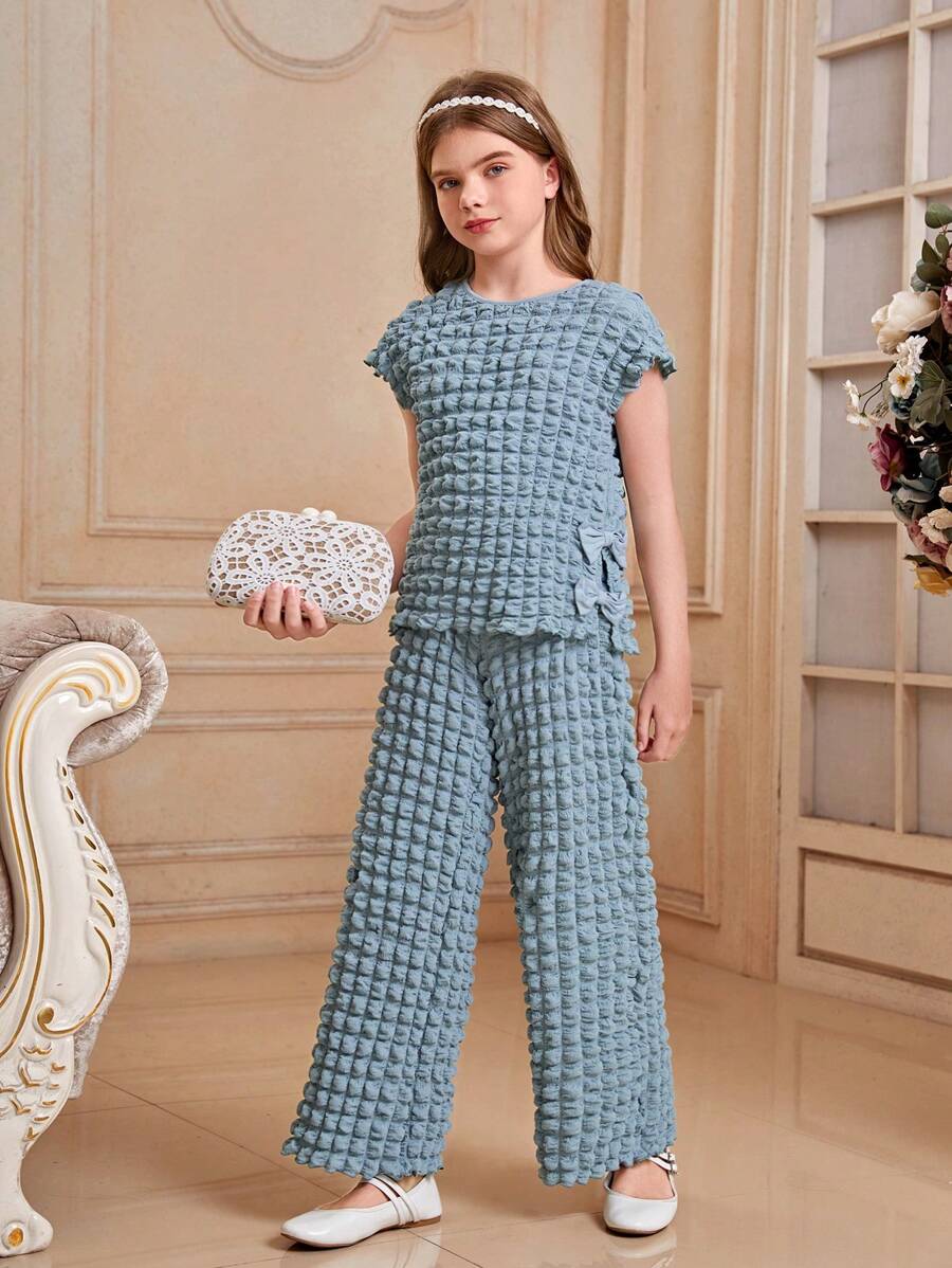 SHEIN Tween Girls' Knitted Bubble Checkered Shoulder Strap Short Sleeve T-Shirt And Straight Leg Pants Two-Piece Set