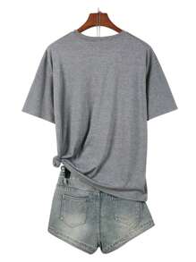 SHEIN 大码夏季短袖 T 恤，带标语印花，半兜帽半圣，这意味着与我一起祈祷，不要和我一起玩图案 T 恤女式上衣