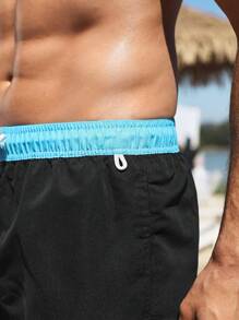 Manfinity VDAYZ 1 件男士简约拼色抽绳泳裤沙滩短裤情侣装度假泳装，夏威夷风 - 黑色 - 查看 6