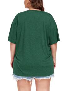 SHEIN LUNE 大尺碼貓咪和蝴蝶印花短袖v領t卹,適合夏季休閒 - 綠色 - 查看 2