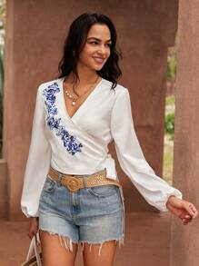 GENKIRA Áo cánh tay dài nữ in họa tiết in quấn nơ tay áo thun co giãn - Xanh và trắng - Xem 8