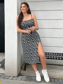 SHEIN EZwear Women's Plus Size Slim Fit Side Slit Spaghetti Strap Dress With Ditsy Floral Pattern,Beach Dress Sundress,Holiday Outfits Boho