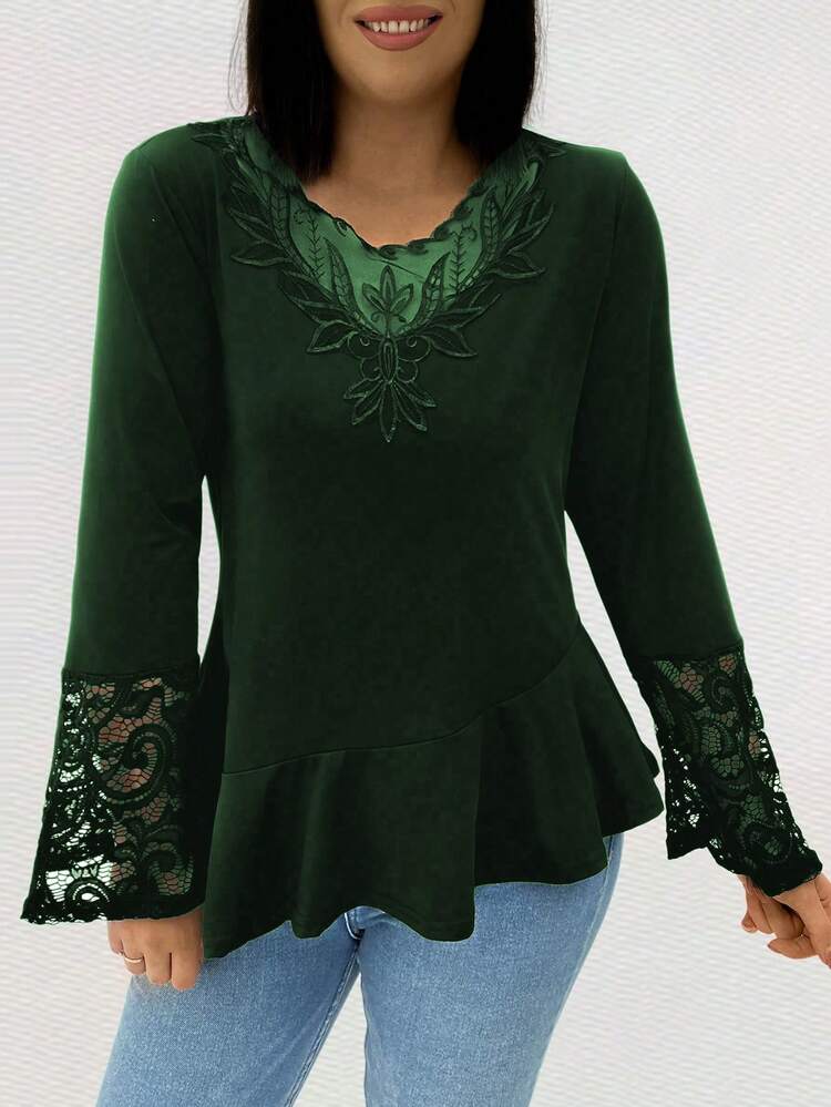 Plus Size Lace Patchwork Flare Sleeve Asymmetric Hem T-Shirt