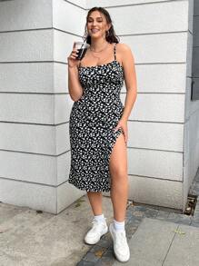 SHEIN EZwear Women's Plus Size Slim Fit Side Slit Spaghetti Strap Dress With Ditsy Floral Pattern,Beach Dress Sundress,Holiday Outfits Boho