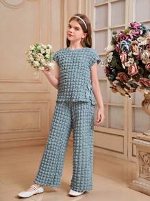 SHEIN Tween Girls' Knitted Bubble Checkered Shoulder Strap Short Sleeve T-Shirt And Straight Leg Pants Two-Piece Set