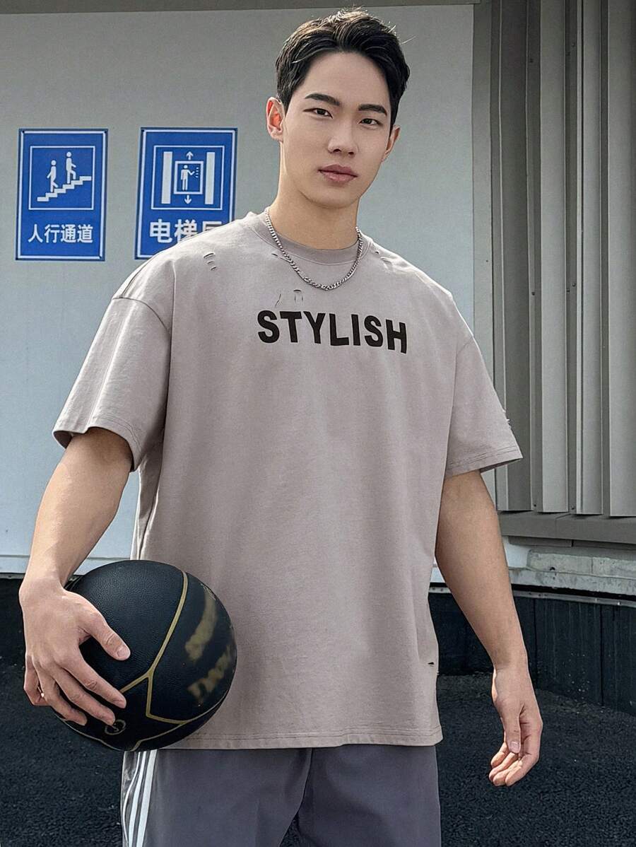 DAZY Men's Summer Tee With Letter Print - Grey - View 1