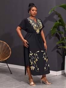 SHEIN Holidaya 加大尺碼鑲金印花短袖裙，春夏季節舒適拼接深V領短袖裙 - 黑色 - 查看 5