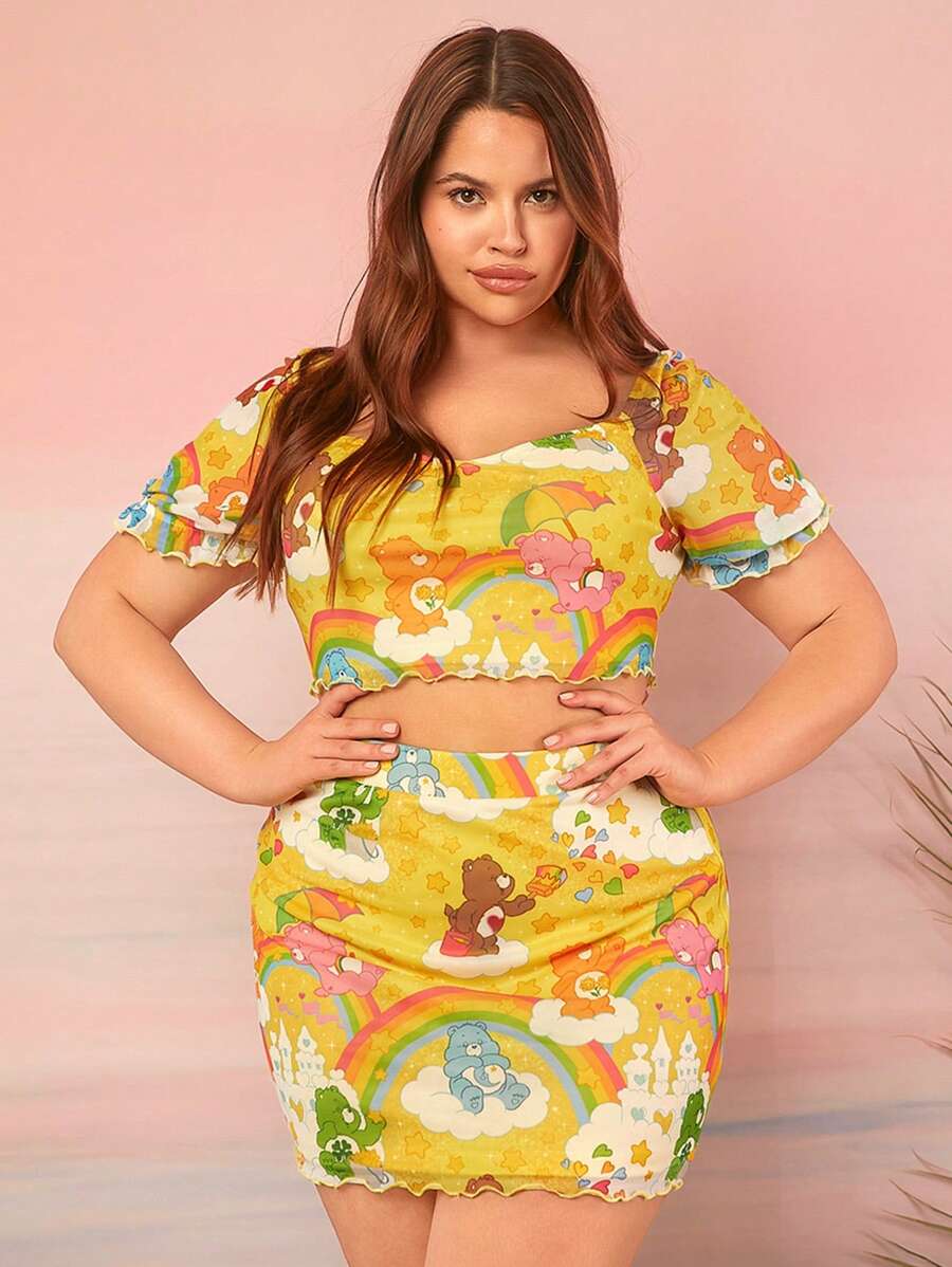 SHEIN X Care Bears Conjunto de top y falda para verano de talla grande, cómodo y fresco con manga globito y estampado de nube, oso y arcoíris en malla elástica impresa