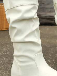 WRCVS Botas altas de mujer con puntera redonda, material de piel de poliuretano arrugado, decoración de moda, con interior con aumento de altura, decoración de hebilla, botas de montar