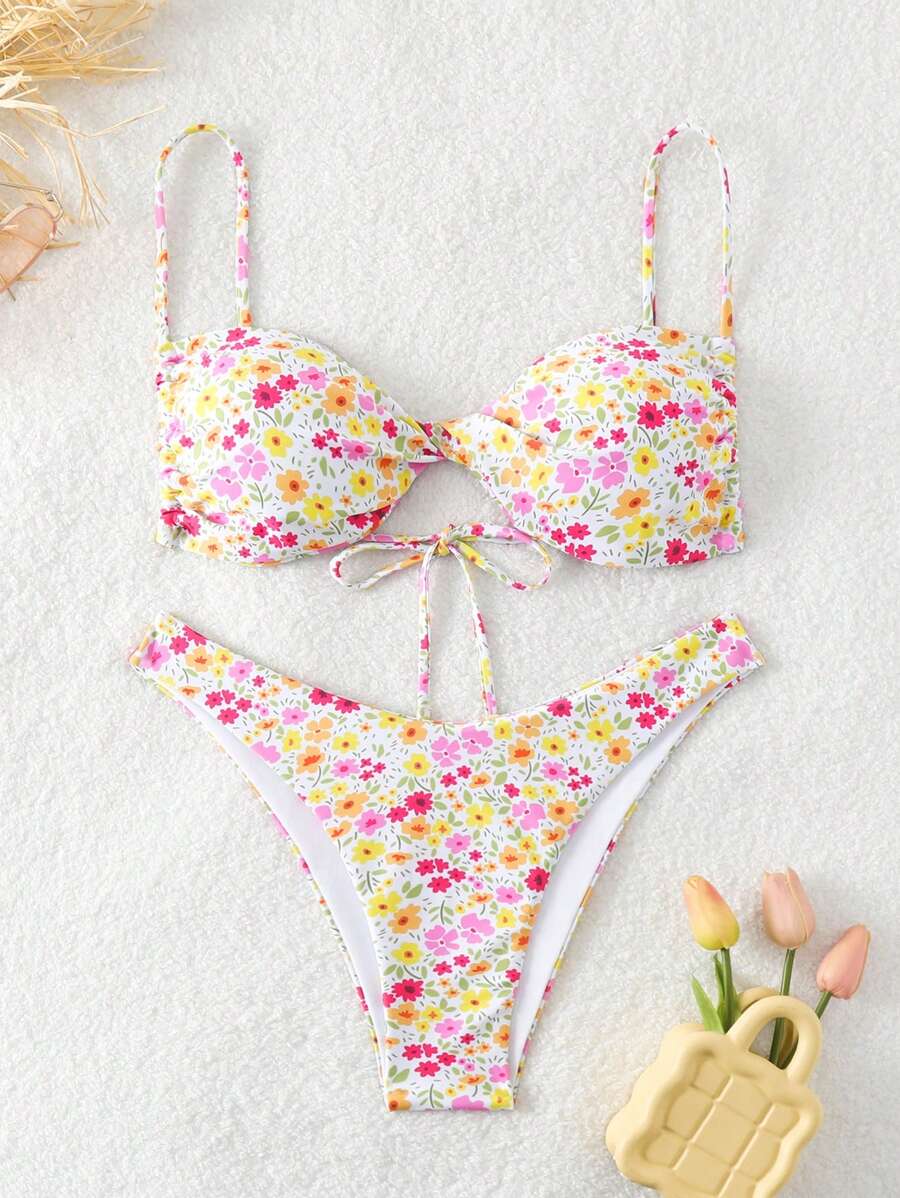 SHEIN Swim Bãi biển mùa hè Ngẫu nhiên In Nhỏ bé Hoa Bộ Bikini Với Dây đeo Mì Ý  In Áo bơi Áo Và Tam giác Bơi Quần lót tam giác - Nhiều màu - Xem 1