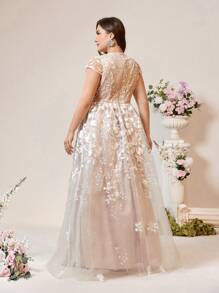 SHEIN Belle Kích thước lớn Tinh tế Biến đổi dần Thêu Ren Ngắn tay Cổ vuông Nhìn xuyên qua Váy dự tiệc - trắng - Xem 6