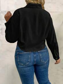 Calvaya Blus Ukuran Plus Tombol Tombol Depan Plain Casual - Hitam - View 2