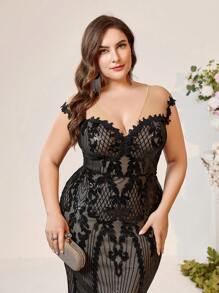 SHEIN Belle 加大码女式黑色蕾丝透视奢华亮片面料优雅美人鱼重工晚礼服正式舞会婚礼宾客礼服，适合毕业典礼、晚宴派对礼服 - 黑與白 - 查看 2