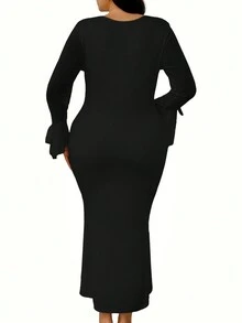 SHEIN Clasi Women's Plus Size Solid Color Round Neck Bell Sleeve Dress - Black - View 2