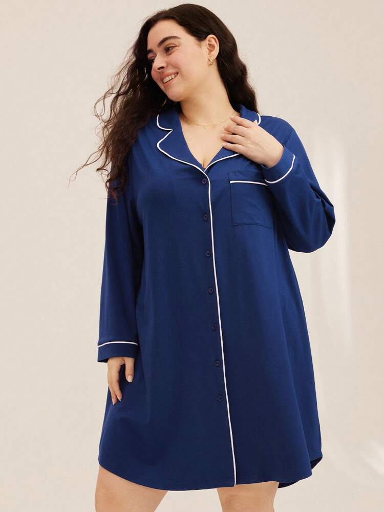 Camicia da notte oversize in morbido cotone di lusso blu, abito da notte elegante con bottoni e bordi bianchi, pigiama comodo e alla moda per la casa