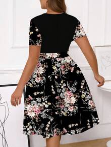 SHEIN Clasi 全身印花圆领短袖大码修身女式夏装 - 黑色 - 查看 2