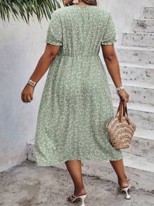 SHEIN Clasi 大码夏日假期随机碎花印花短袖连衣裙 - 綠色 - 查看 2