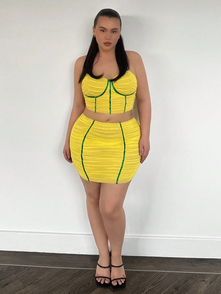 Plus Size Women's Short Cropped Fitted Camisole Top & Slim Fit Mini Skirt With Pleats Set