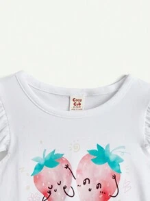 Cozy Pixies Conjunto de blusa de volantes con estampado de fresa y pantalones con pies para niña pequeña con diseño de dibujos animados