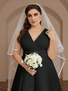 SHEIN Belle Plus Size Solid Color Textured V-Neck A-Line Bridal Gown With Long Train