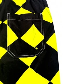 Surfspeed Pantalones cortos de playa para hombres con estampado de rejilla de diamante y letras en bloques de color - Amarillo - Ver 4