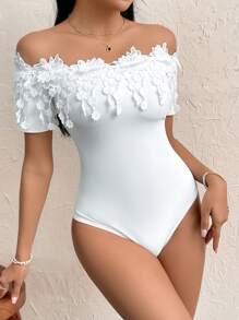 Firerie Body de encaje para mujer con hombros descubiertos y detalles florales para unas vacaciones elegantes