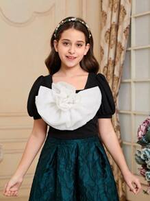 Tween Girl Lovely 3d Flower Puff Sleeve T-Shirt - Black and White - View 5