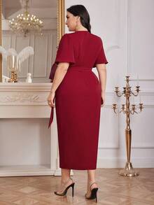 Modelyn Vestido ajustado informal de verano con envoltorio y detalle de lazada en talla grande color rojo borgoña - Burdeos - Ver 2