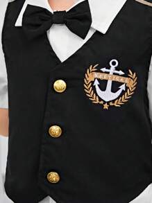 SHEIN Tânăr băiat Gentleman Style Simplu Moda Badge Decor Vestă, Pantaloni scurți, Cămașă 3buc/Set - Alb-negru - Vizualizare 3