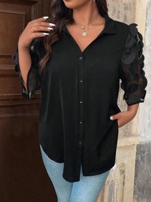 SHEIN Clasi 大码网眼撞色圆片花朵装饰纽扣前襟衬衫 - 黑色 - 查看 4