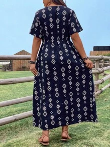EMERY ROSE Plus Size Geometric Print Short Sleeve Round Neck Summer Dress