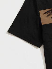 Manfinity BRENVOR Conjunto de camiseta de punto con bloqueo de color de estampado tropical y pantalones cortos con cordón en la cintura para hombre, conjunto de ropa cómoda - Café integral - Ver 4