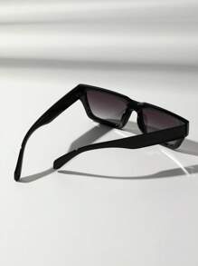 POLASUP 1pc Men Polycarbonate Explosion-Proof Lens Sport Leisure Street-Style Retro Flat Top Fashion Copper Hinge Non-Plastic Hinge Special Anti-UV Sunscreen Black Gradient Gray Lens Sunglasses (Comes With Eyeglass Strap And Cloth) All Seasons Men Stylish, Retro, Luxury, Shades Square, Travel, Driving, Fishing, Camping, Cycling, Hiking, Running Sunglasses, Glasses UV Protection, Polarized, UV400 Decorative Eyewear. Casual Sunglasses Sun Glasses For Summer Beach Vacation,Outdoor,Travel - 黑色 - 查看 4