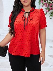 SHEIN Unity 大码波尔卡圆点印花蝴蝶结荷叶边下摆衬衫，适合新年和夏季 - 紅色 - 查看 3