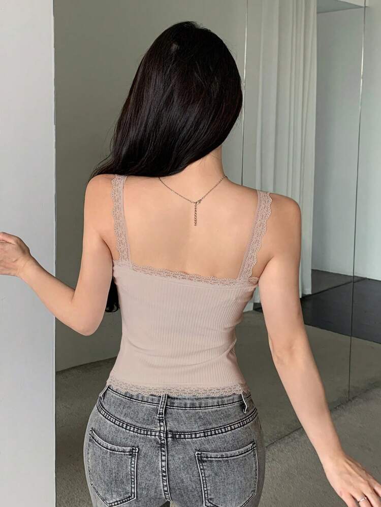 Women's Summer Slim Fit Spaghetti Strap Cami Top With Contrast Lace And Single-Breasted Closure Going Out Tops Women