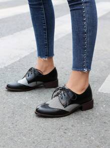 Women's Retro Low Heel British Style Oxford Shoes With Thick Heel And Lace-Up Design