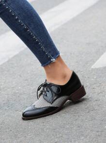 Women's Retro Low Heel British Style Oxford Shoes With Thick Heel And Lace-Up Design