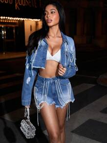 SHEIN BAE 女性假珍珠鏈條細節破洞毛邊牛仔短褲 - 藍色 - 查看 1