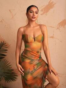 GABRIELLE NTI Combinaison femme designer avec imprimé tie-dye, en maille avec sangles en chaîne métallique, pour l'été, les vacances, les festivals