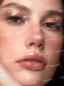 SHEGLAM Gleam Chaser Eyeshadow Topper-Honey Drip Sombra De Ojos Con Purpurina Dorada Acabado Brillante Sombra De Ojos Suave Y Combinable Brillos Marca Belleza Maquillaje CosméTico Para Mujeres NiñAs Perfecto Para OtoñO Invierno Ideal Para Y2K Elegante Moda Adecuado Para CumpleañOs Navidad Presente Fiesta Listo Mejor Color